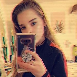 Meet your Posher, Natalie